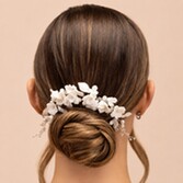 Fotograf: Perfect Bridal Set of 2 Ivory Porcelain Flower and Silver Leaf Hair Combs