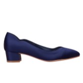 Fotograf: Perfect Bridal Sutton Midnight Satin Schuhe mit niedrigem Blockabsatz