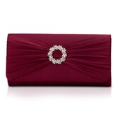 Zdjęcie: Perfect Bridal Torebka kopertówka Harlow Berry z satynową broszką w kształcie perły