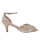 Photograph: Rachel Simpson Isadora Powder Pink Suede Low Heel Ankle Strap Sandals (Sandales en daim à petits talons)
