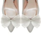Fotografía: Rainbow Club Adornos para zapatos con lazo de gasa color marfil de Blair