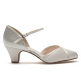 Fotografia: Rainbow Club Scarpe da sposa Shirley colorabili in raso avorio a calzata larga