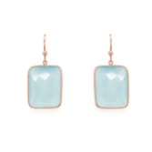 Fotografía: Sarah Alexander Pendientes Rendezvous Aqua con calcedonia en forma de gota cuadrada