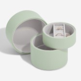 Fotografia: Stackers Caixa para joias em forma de pod para mesa de cabeceira em verde salva