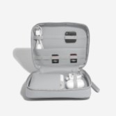 Fotograf: Stackers Kieselgraue Kabelaufgeräumte Organizer-Tasche