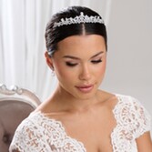 Fotografia: Tiara de noiva delicada com cristais CZ da Bridgerton