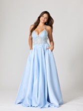 Fotografia: Abito da ballo Tiffanys Marissa blu pallido TFY