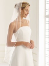 Photograph: Bianco Ivory Single Tier Satin Edge Fingertip Veil S196