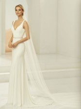 Photograph: Bianco Ivory Single Tier Swarovski Crystal Cathedral Veil with Cut Edge S382