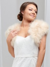 Fotografia: Bolero da sposa in piuma Sophia Champagne