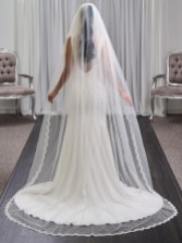 Photograph: Knightsbridge - Voile à un seul étage en tulle italien festonné et garni de dentelle