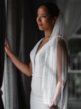 Fotografía: Linzi Jay Velo de novia de una sola capa de tul brillante LA602