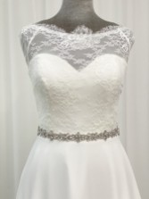 Zdjęcie: Perfect Bridal Elegancki, wąski pas ślubny Arabella z kryształkami