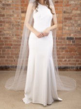 Zdjęcie: Perfect Bridal Jednopiętrowy welon katedralny w kolorze kości słoniowej z perłowymi i kryształowymi wykończeniami