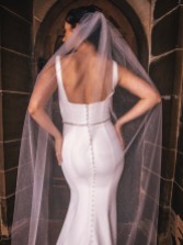 Zdjęcie: Perfect Bridal Jednowarstwowy welon kaplicowy z tiulu w kolorze kości słoniowej z błyszczącym brokatem