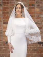 Zdjęcie: Perfect Bridal Krótki welon z dwoma warstwami, w kolorze kości słoniowej, z szerokim kwiatowym wykończeniem z koronki