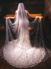 Fotografia: Perfect Bridal Véu de catedral com flores 3D em camada única, cor marfim