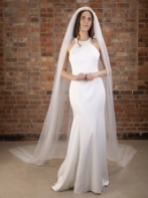Fotografia: Perfect Bridal Véu de catedral simples de uma camada, em marfim, com borda recortada