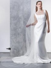 Fotograf: Rainbow Club Blazing Star Elfenbein verstreute Diamanten Langer Schleier