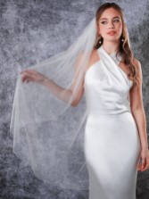 Zdjęcie: Rainbow Club Jednoprzewiewny welon Leilani Ivory z rozrzuconymi perełkami sięgający do czubków palców