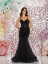 Zdjęcie: Suknia balowa Tiffanys Rumi z czarną koronką i cekinami w stylu syrenki