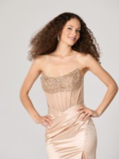 Photograph: Tiffanys Braylee Champagne TFY Robe de bal de fin d'année