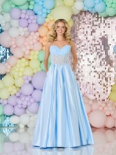 Fotograf: Tiffanys Kaylee Hellblaues Ballkleid