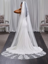Fotografia: Véu de tule italiano de uma camada Kensington com motivos de renda ornamentados