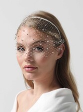 Fotografía: Velo de novia tipo jaula con cristales Swarovski de Effie