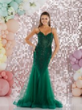 Fotografia: Vestido de baile estilo sereia com renda e lantejoulas verde-escuro da Tiffanys Rumi