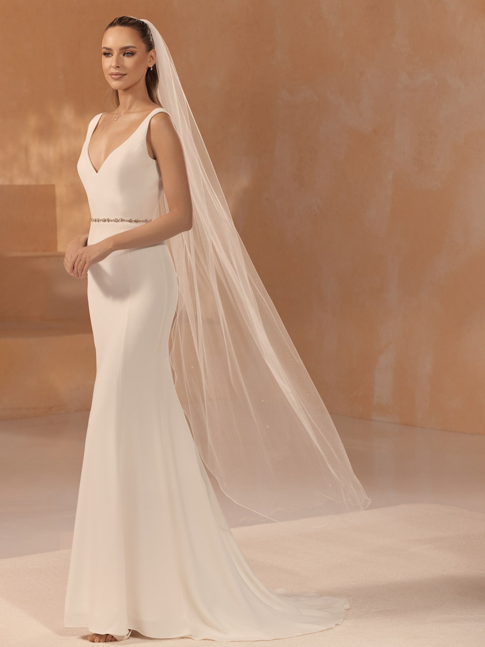 Bianco Ivory Single Tier Scattered Pearl Veil with Corded Edge S476