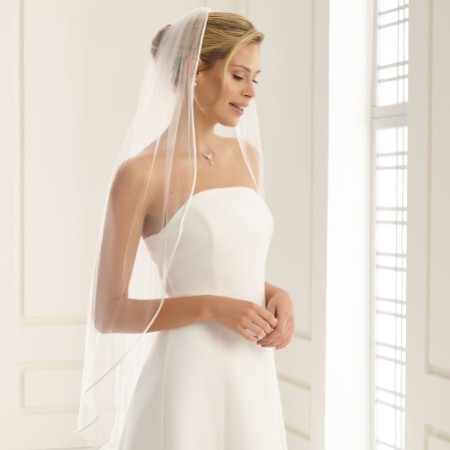 Bianco Ivory Single Tier Satin Edge Fingertip Veil S196