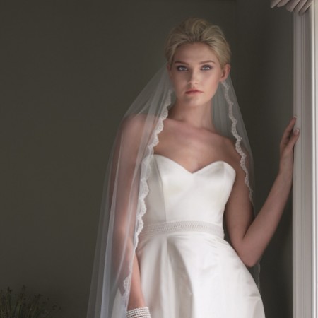 Joyce Jackson Beauty Single Tier Scalloped Lace Edge Veil