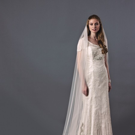 Joyce Jackson Beverley Hills Single Tier Beaded Lace Veil