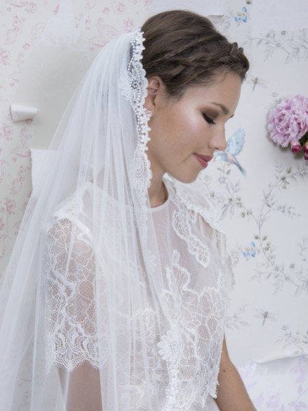 Joyce Jackson Mayflower Vintage Lace Fingertip Veil