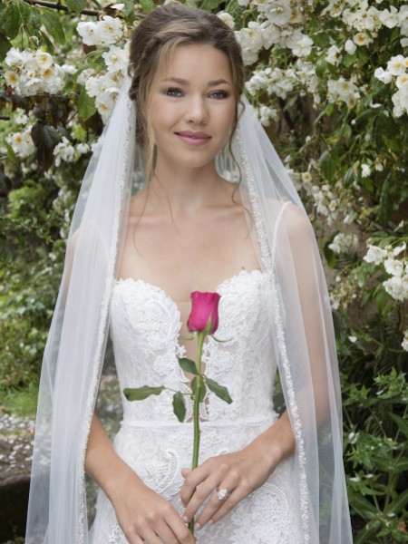 Joyce Jackson Upminster Pearl and Diamante Embellished Veil