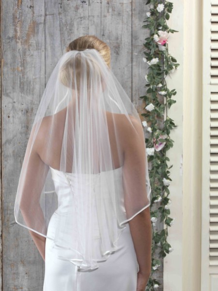 Linzi Jay Single Tier Satin Edge Bridal Veil LA701