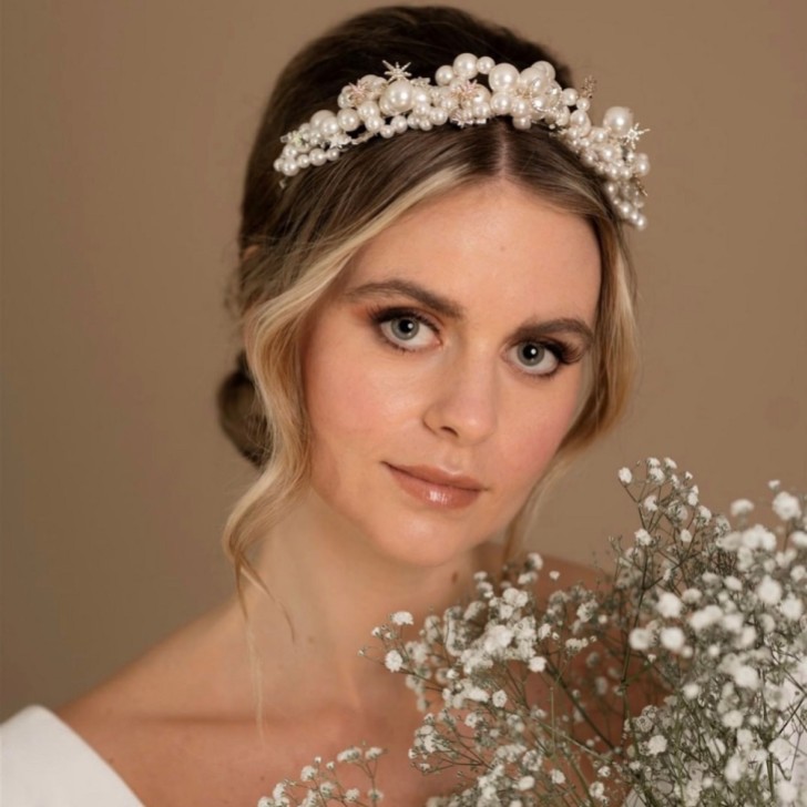 Arianna Fita para o cabelo de noiva com pérolas celestiais AR716
