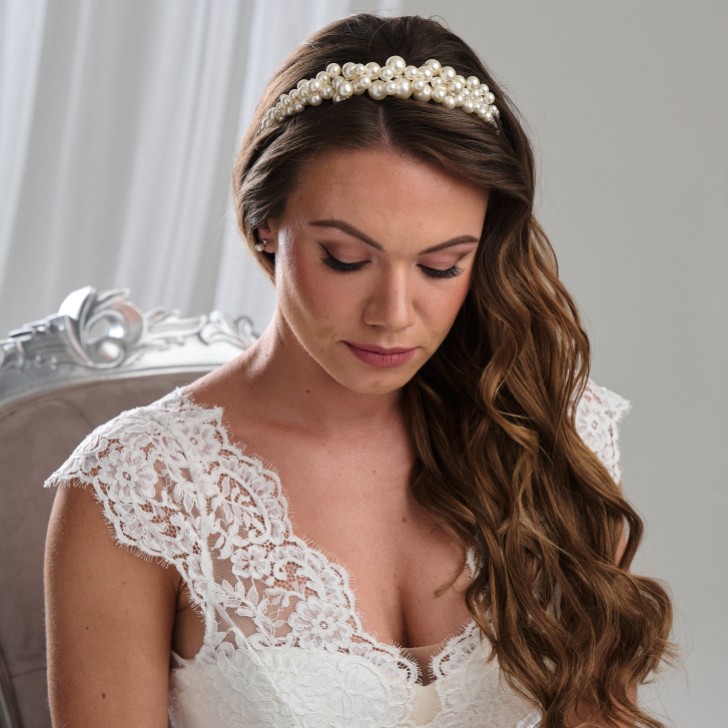 Arianna Niska, masywna tiara ślubna z perłami AR789
