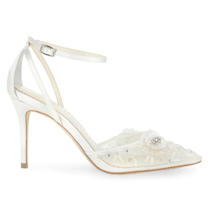 Bella Belle Sapatos de noiva de salto alto com tira no tornozelo e padrão floral em marfim