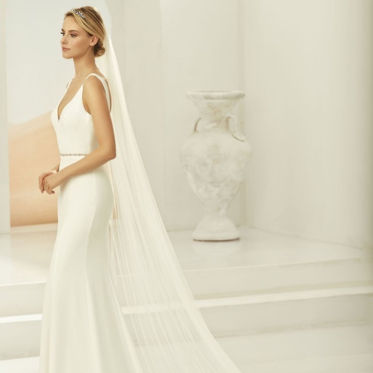 Bianco Elfenbein einstufig Satin Rand Kapelle Schleier S389