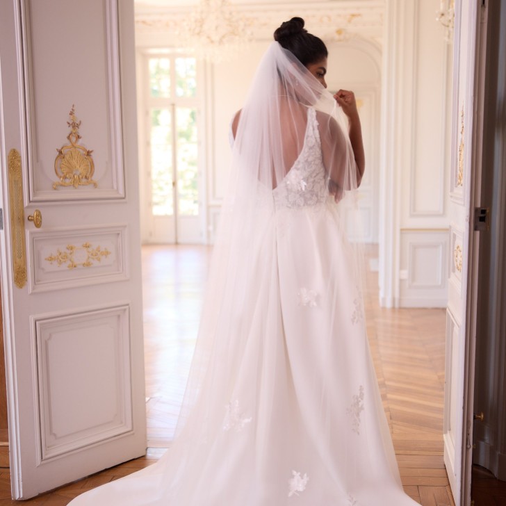 Bianco Elfenbein einstufige Schnittkante Spitze Applique Kapelle Schleier S529