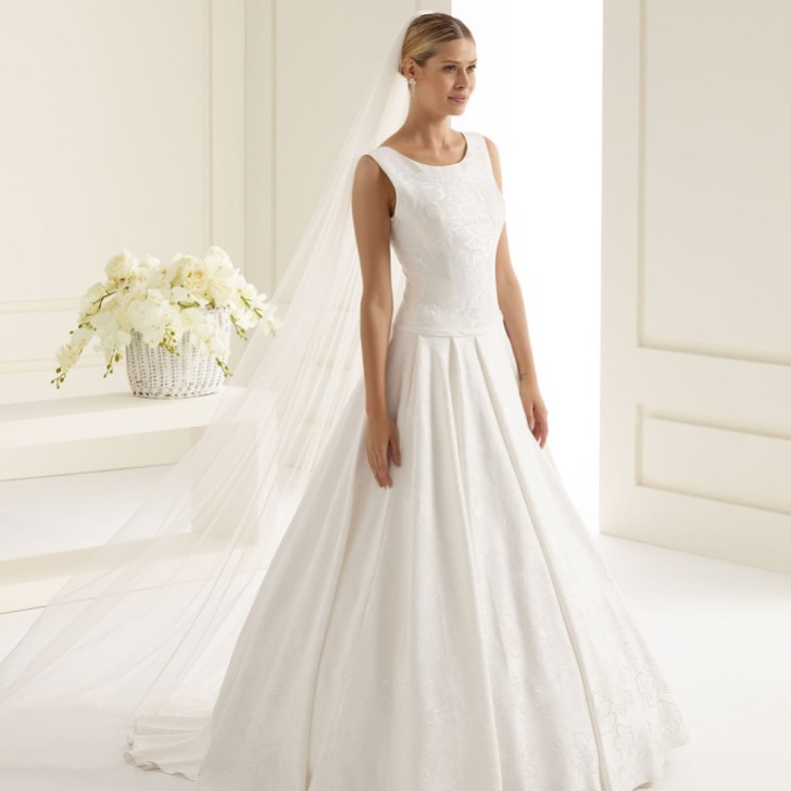 Bianco Elfenbein Schlichter einstufiger Kapellenschleier mit Schnittkante S226