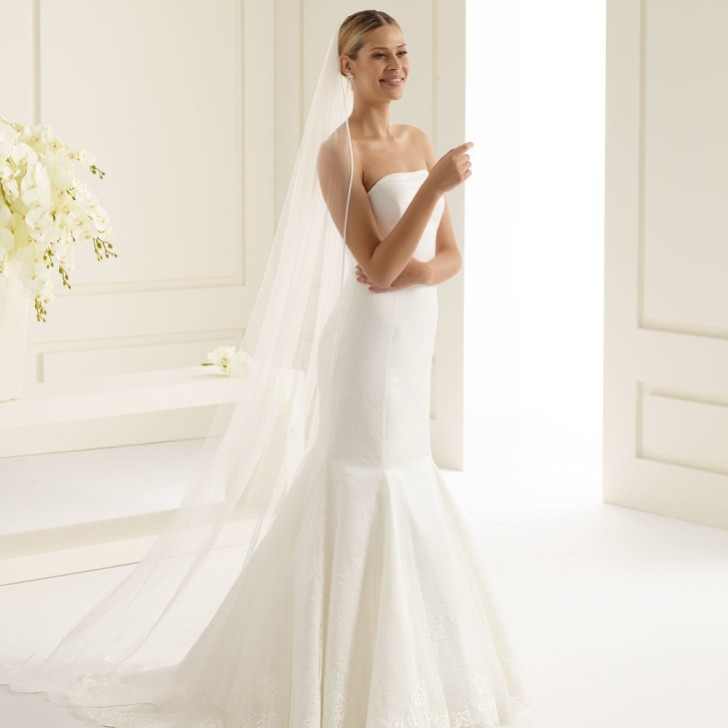 Bianco Ivory Single Tier Satin Edge Chapel Veil S209