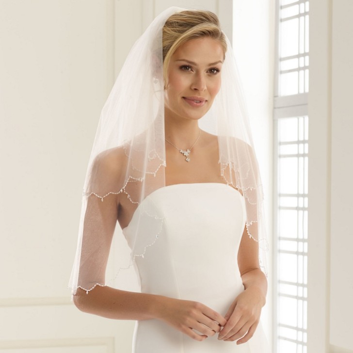 Bianco Voile de taille à deux étages avec bordure en perles de verre S141