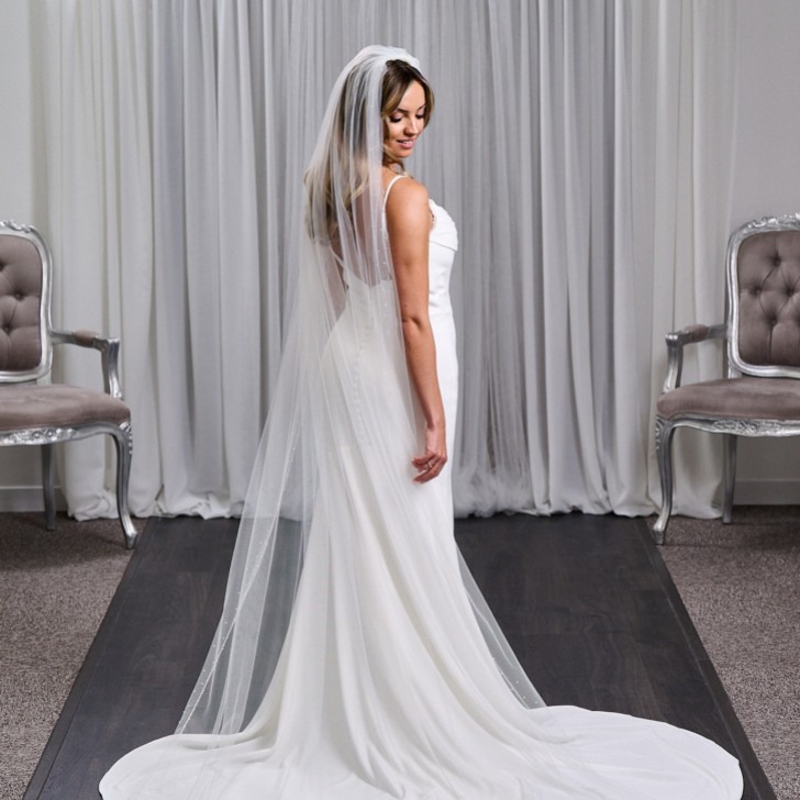 Chicago Ivory Single Tier Long Heavily Embellished Pearl Veil (voile de perles à un étage)