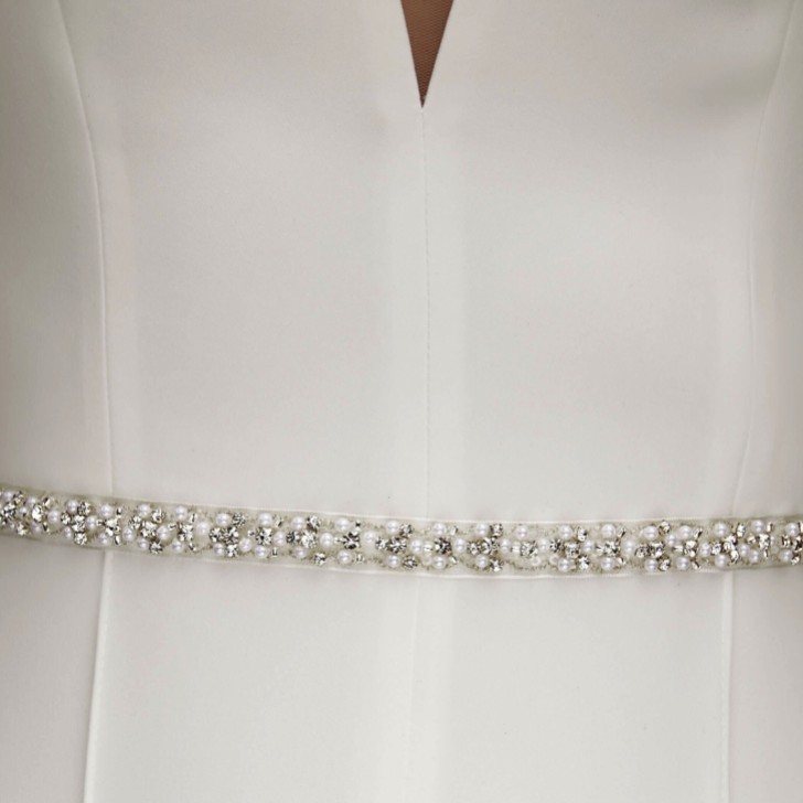 Cinto para vestido de noiva em organza branca com pérolas finas e cristais