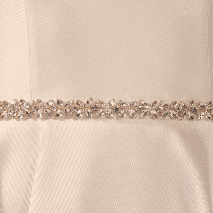 Cinto para vestido de noiva em organza com detalhes em cristal branco