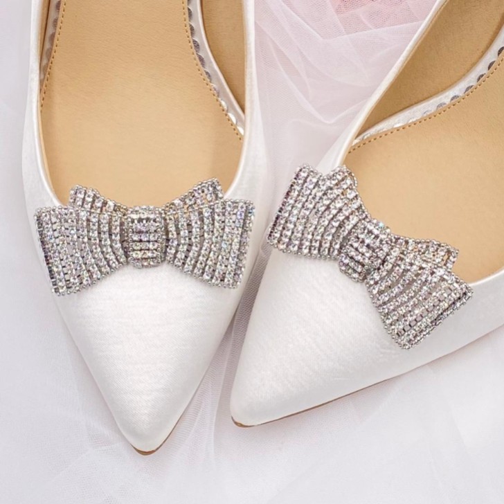 Clipes para sapatos com laço em prata e strass da Tiffany
