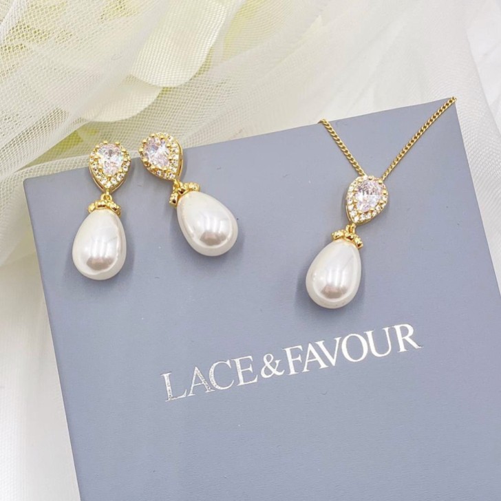 Conjunto de joias de noiva Paloma Gold com pérolas em forma de lágrima